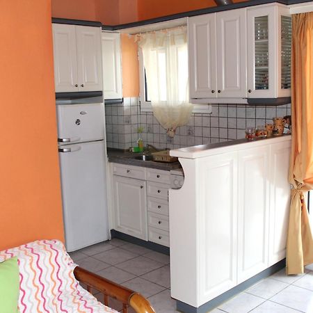 Pantelis Apartments Агиос-Георгиос Экстерьер фото
