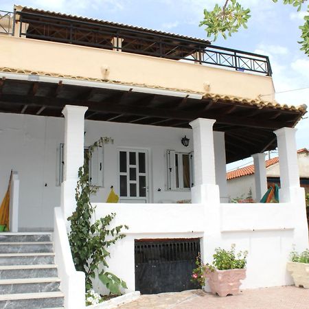 Pantelis Apartments Агиос-Георгиос Экстерьер фото