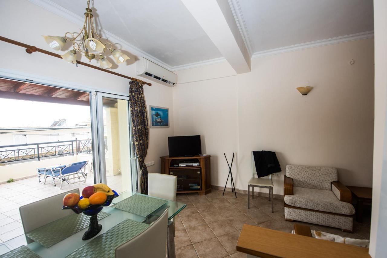 Pantelis Apartments Агиос-Георгиос Экстерьер фото