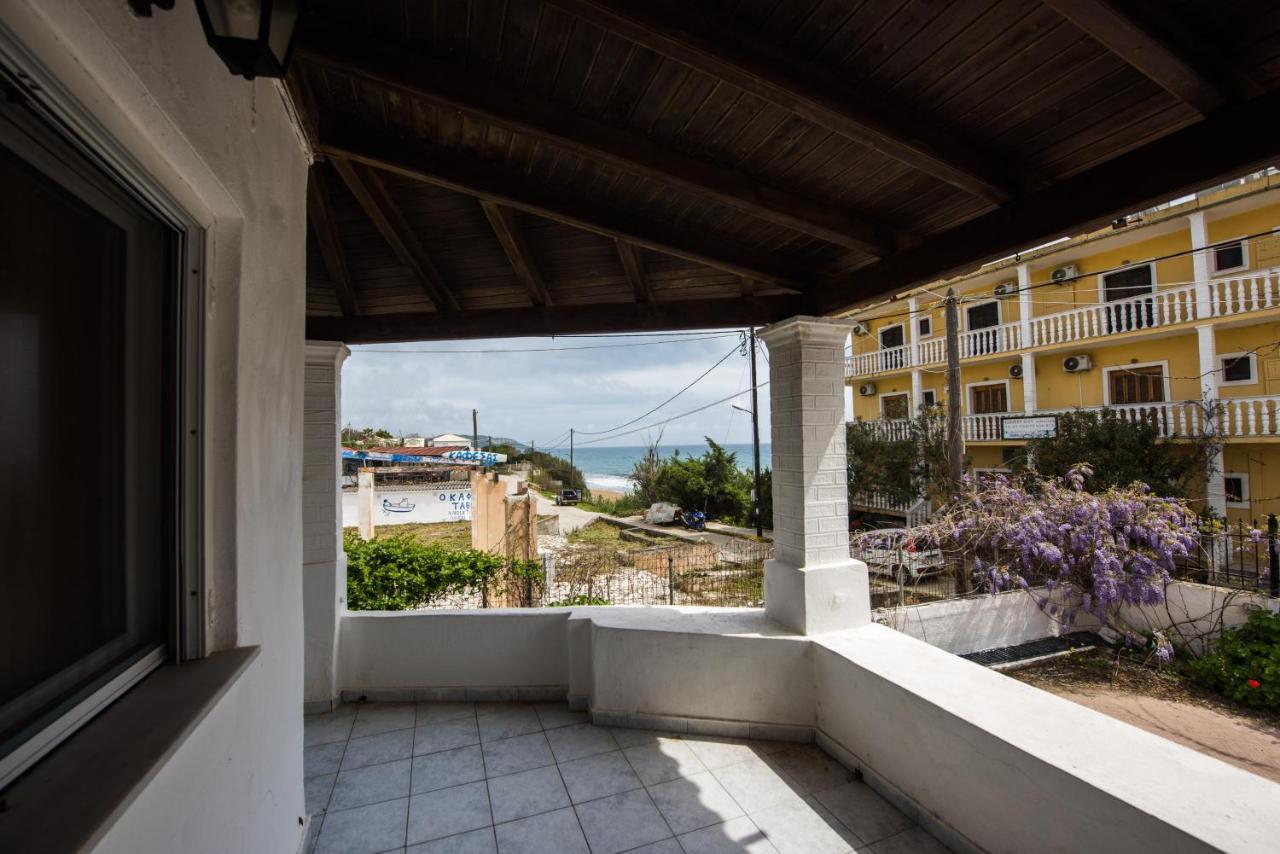 Pantelis Apartments Агиос-Георгиос Экстерьер фото
