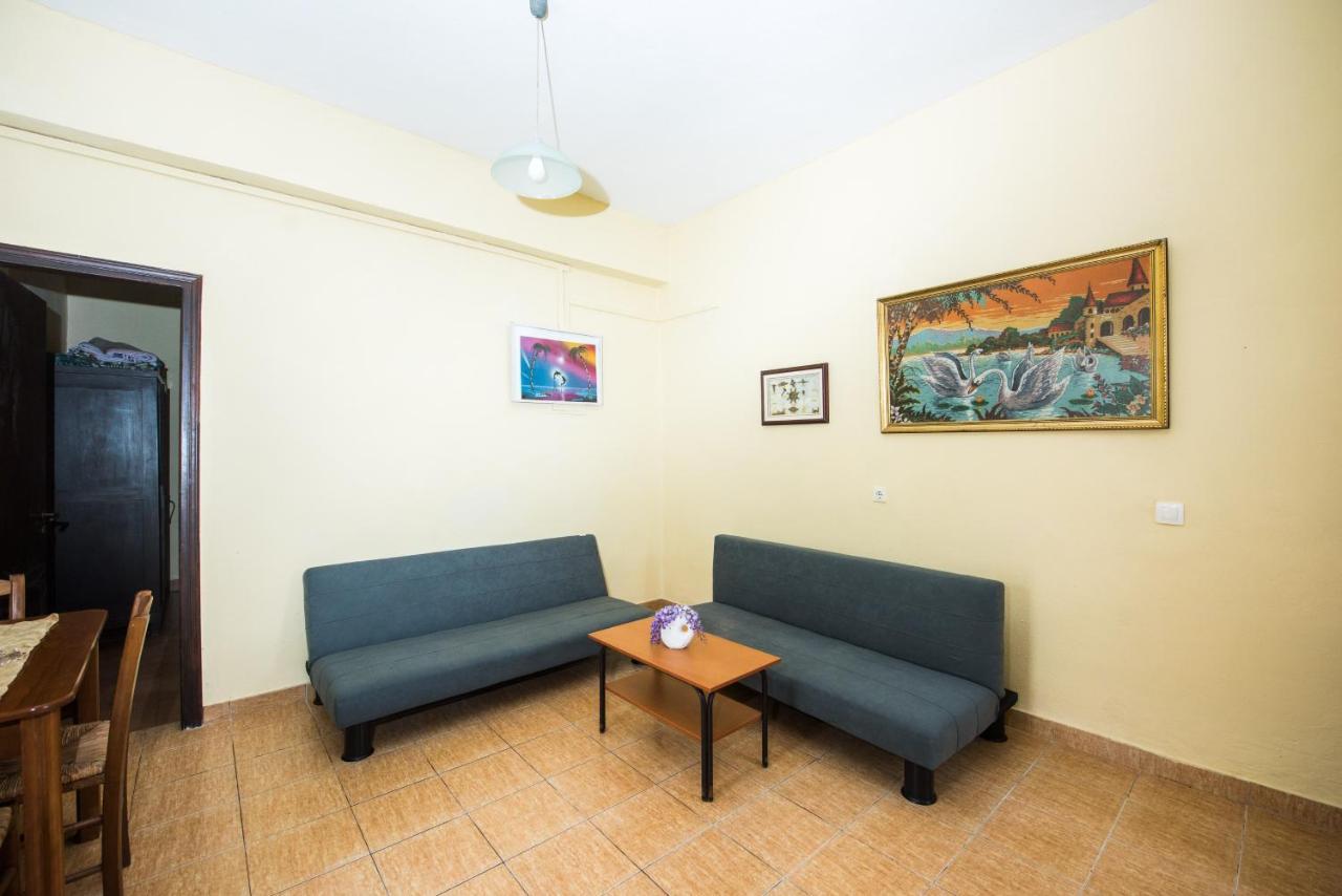 Pantelis Apartments Агиос-Георгиос Экстерьер фото