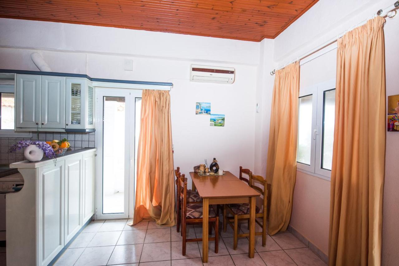 Pantelis Apartments Агиос-Георгиос Экстерьер фото