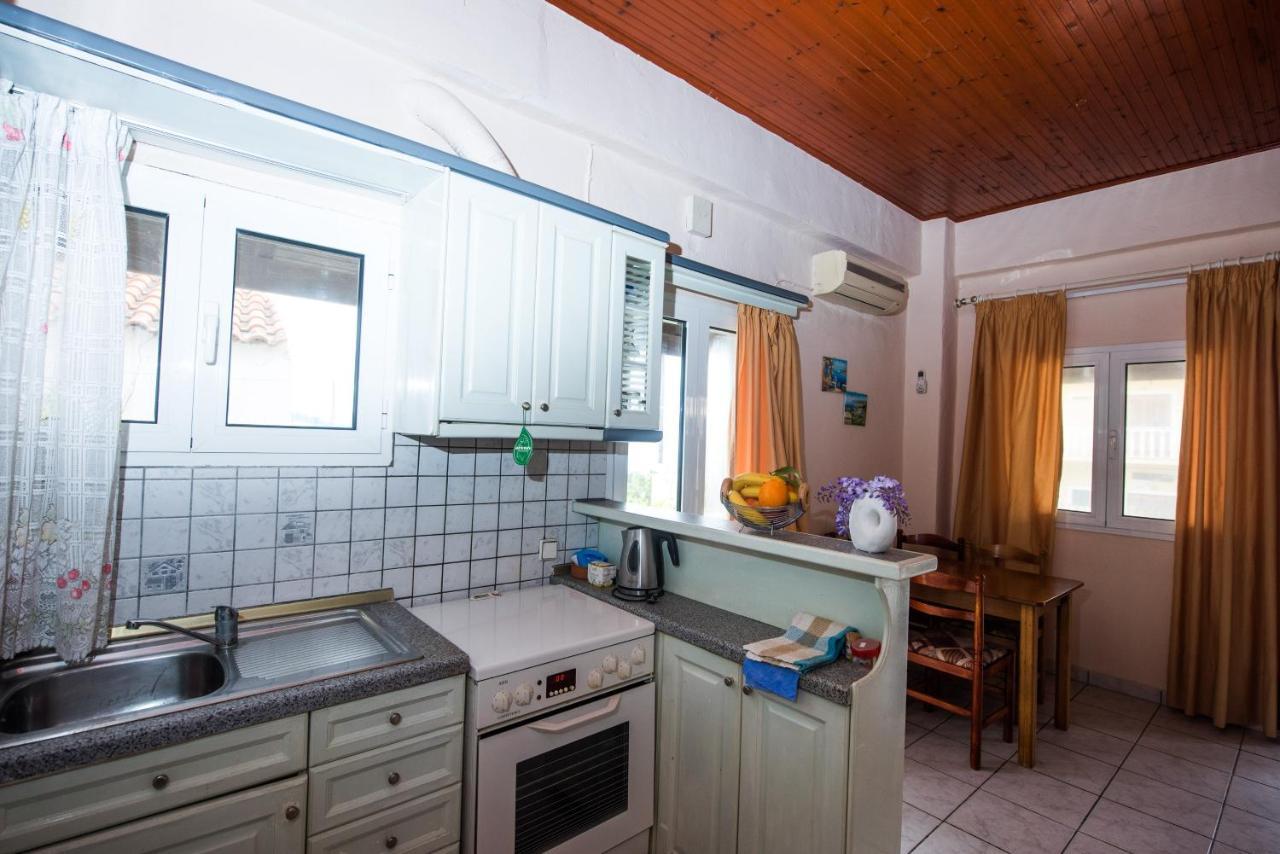 Pantelis Apartments Агиос-Георгиос Экстерьер фото
