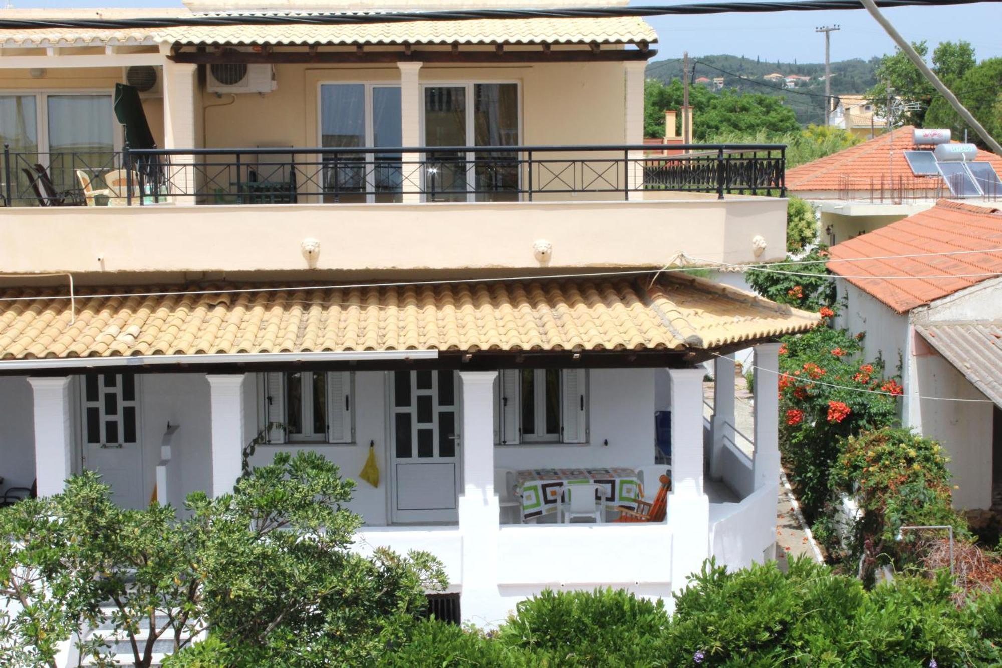 Pantelis Apartments Агиос-Георгиос Экстерьер фото