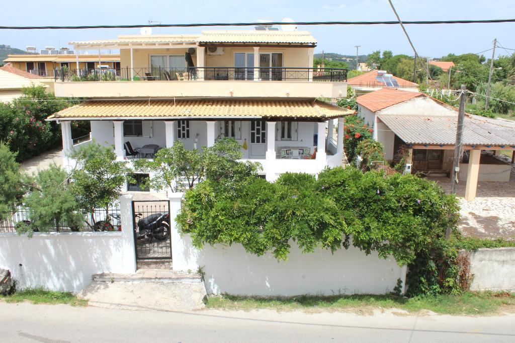Pantelis Apartments Агиос-Георгиос Экстерьер фото